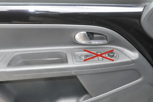 VW Up Mii Citigo Türverkleidung Verkleidung Tür vorne links schwarz 2/3-Türer (202586)